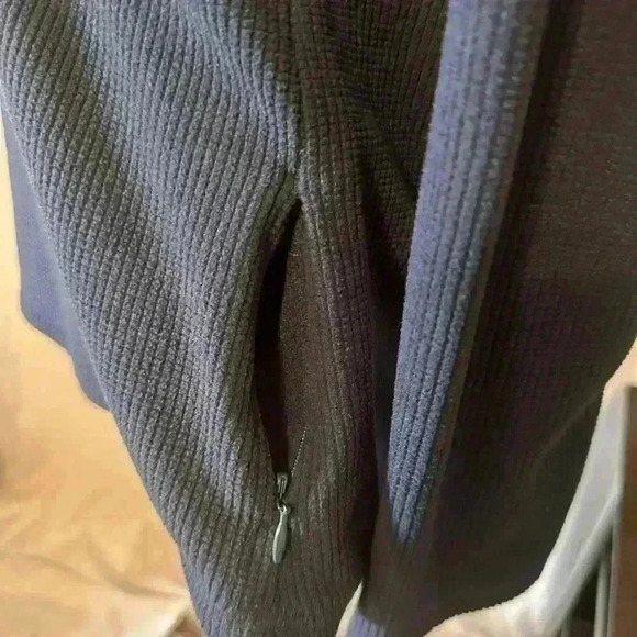 Ascend 1/4 Zip Henley Type Pullover. Womens Sz Medium. Small Pocket On Side. - Picture 4 of 6